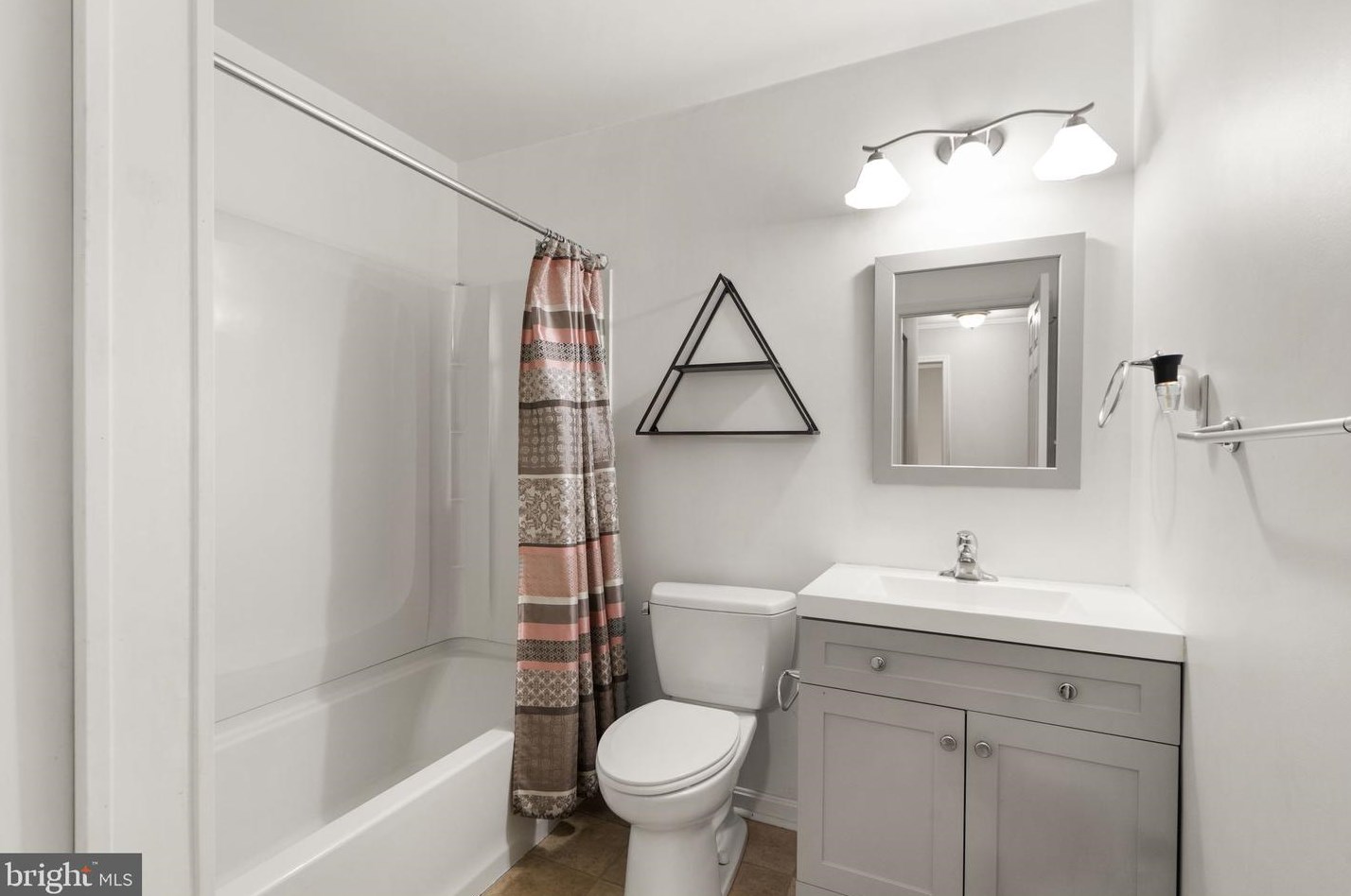 7312 Marr Dr, Warrenton VA  20187-2226 exterior