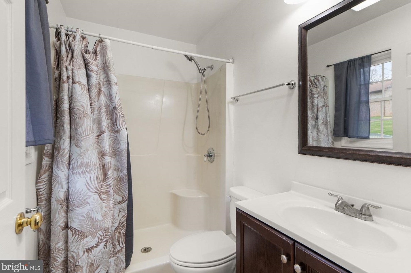 7312 Marr Dr, Warrenton VA  20187-2226 exterior