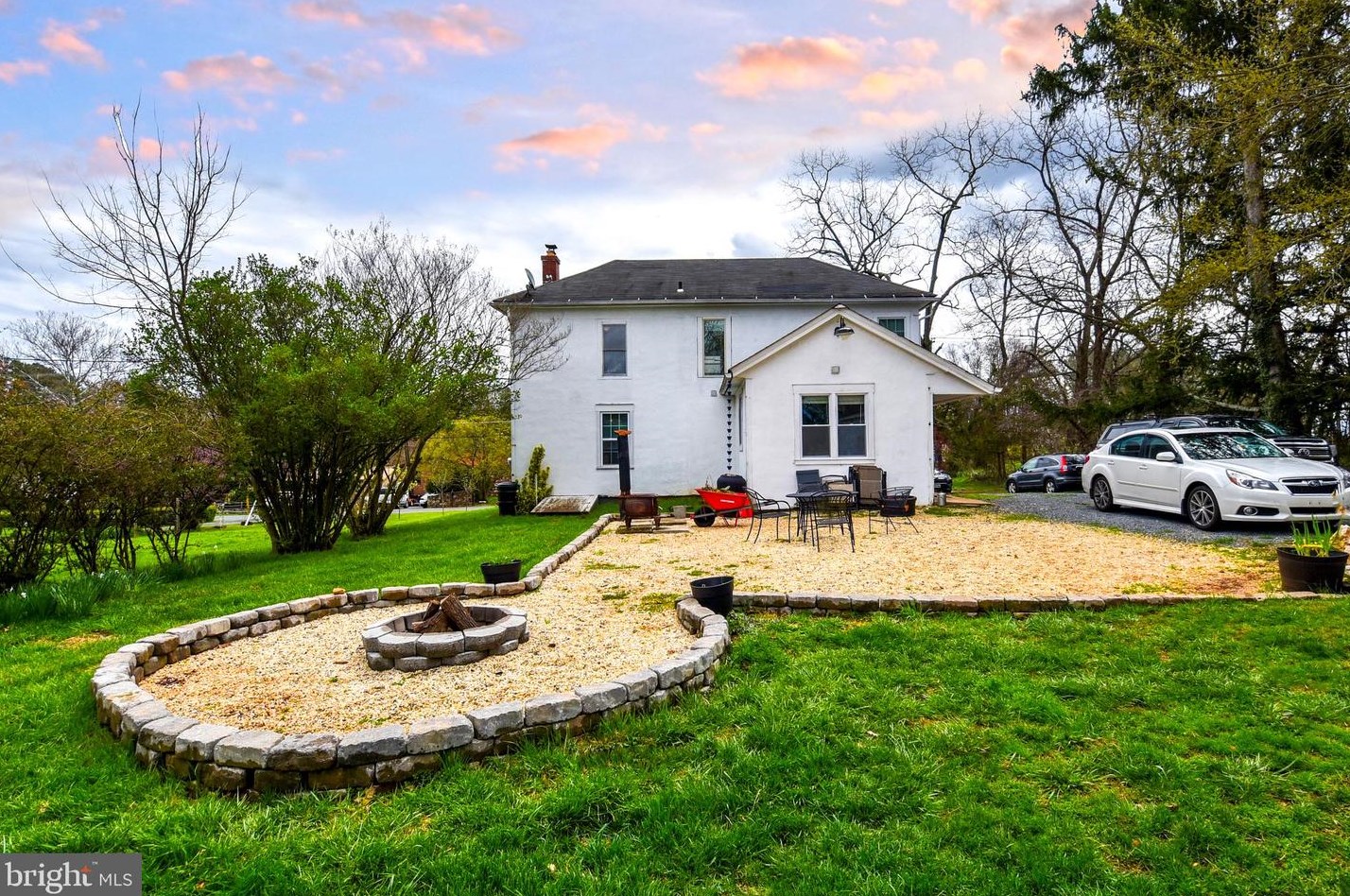 8168 Frytown Rd, Warrenton VA  20187-4331 exterior