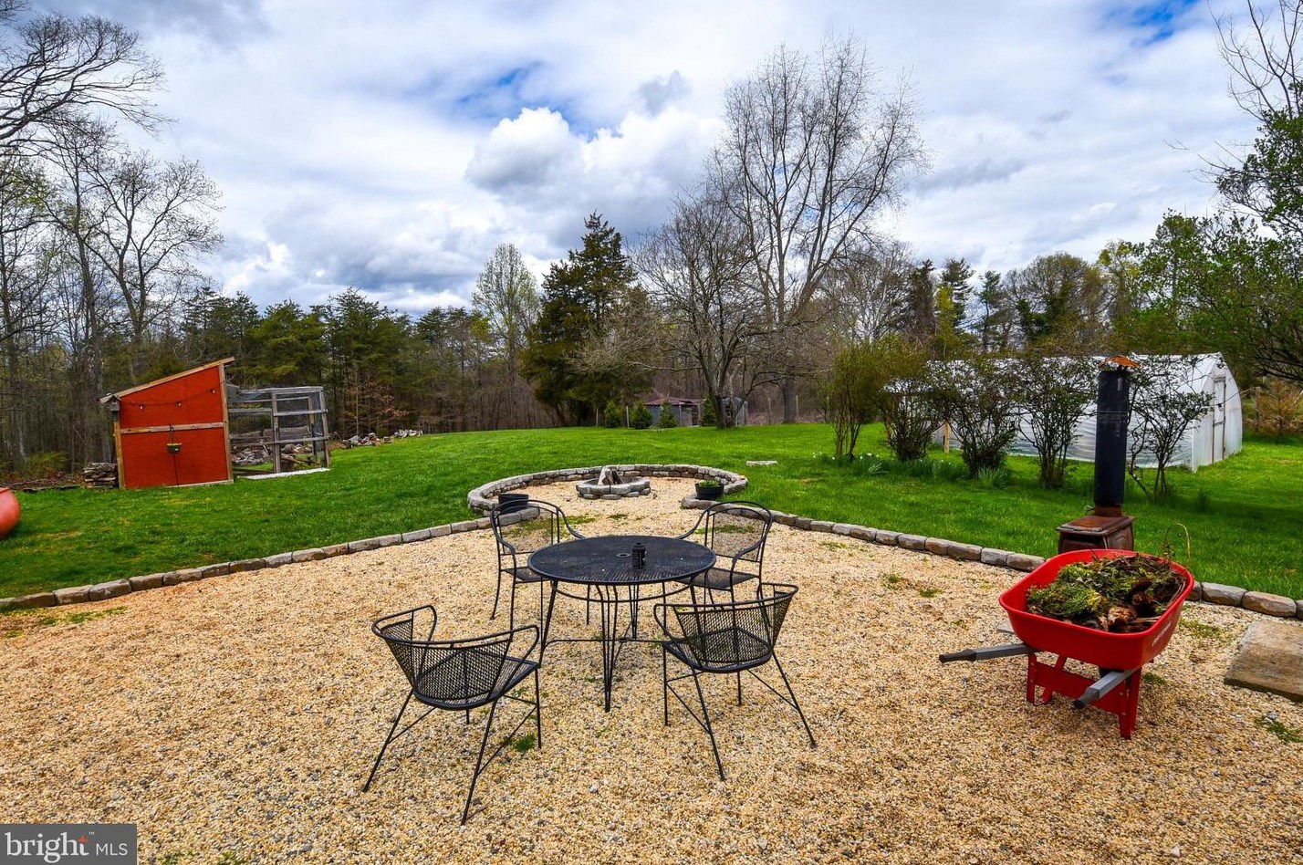 8168 Frytown Rd, Warrenton VA  20187-4331 exterior