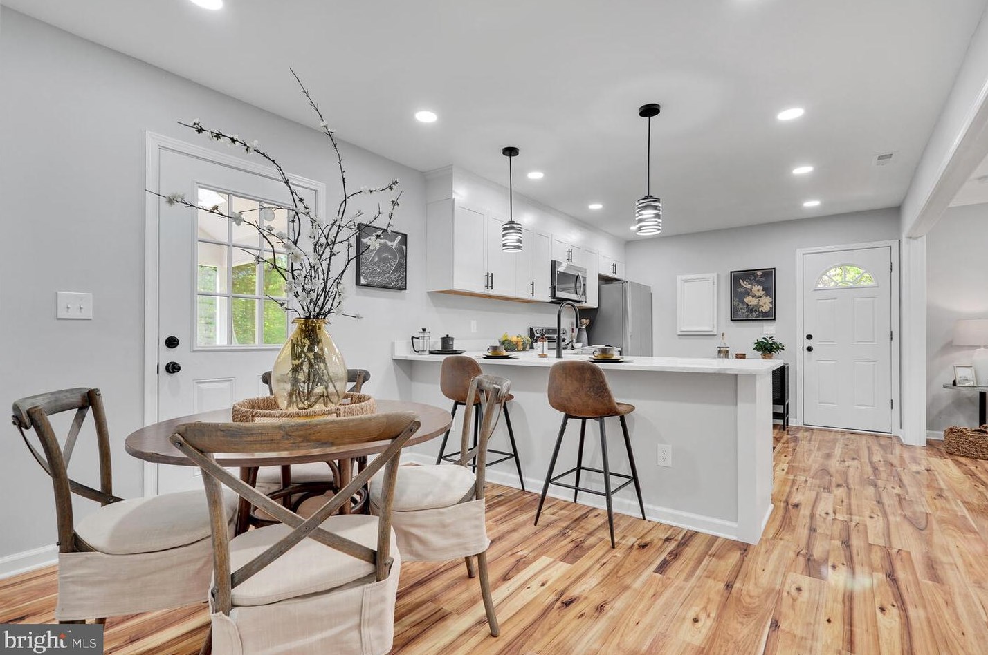 8352 Kines Rd, Warrenton VA  20187-8316 exterior