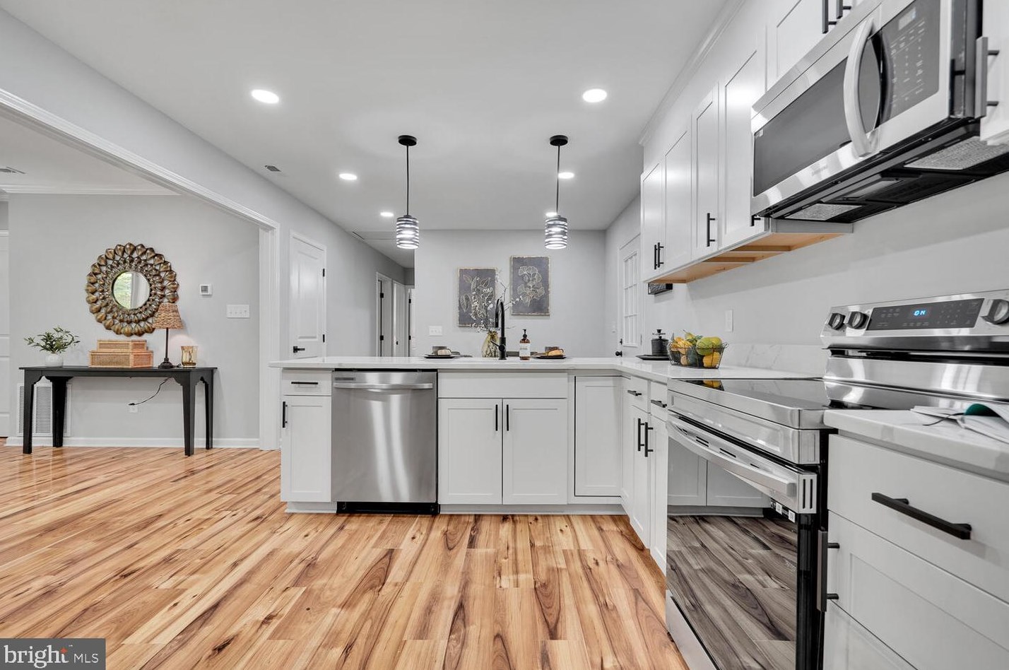 8352 Kines Rd, Warrenton VA  20187-8316 exterior