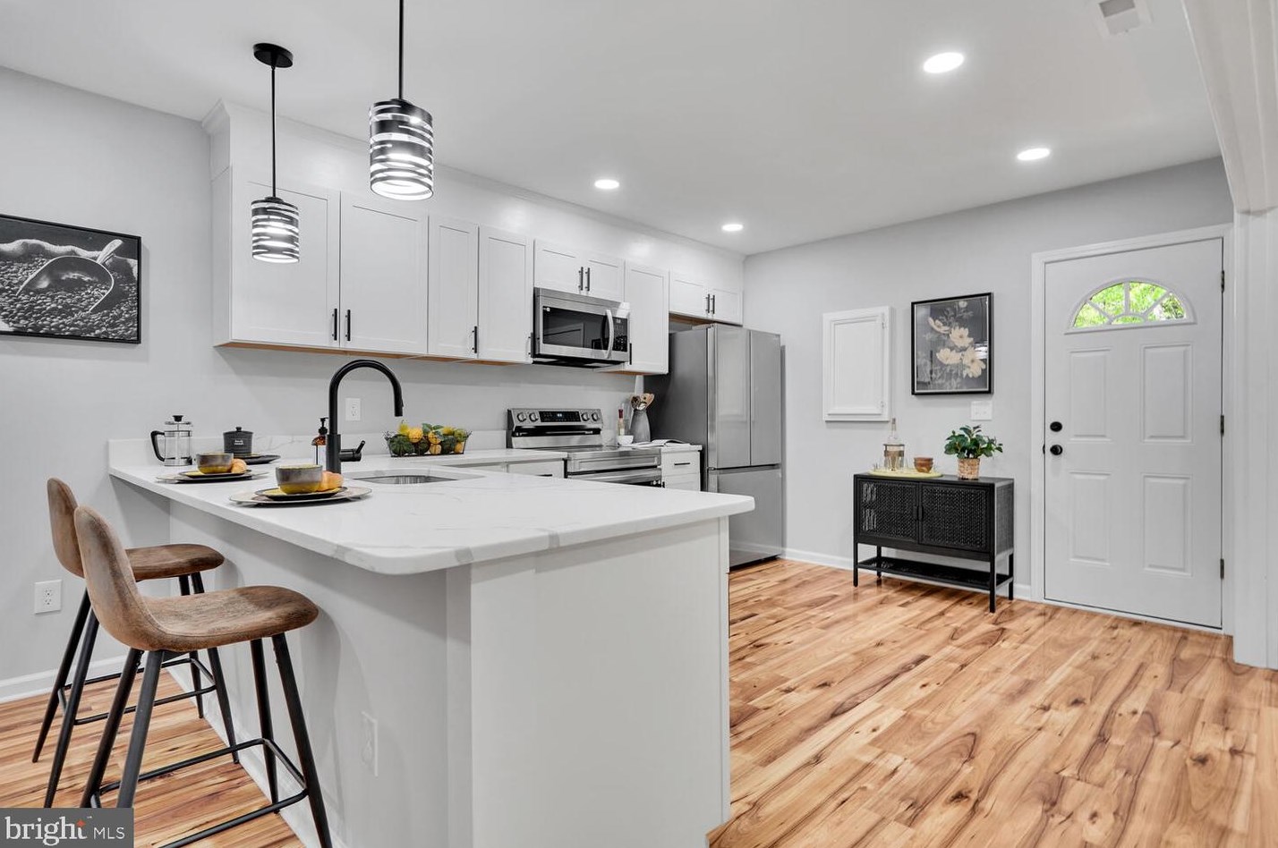 8352 Kines Rd, Warrenton VA  20187-8316 exterior