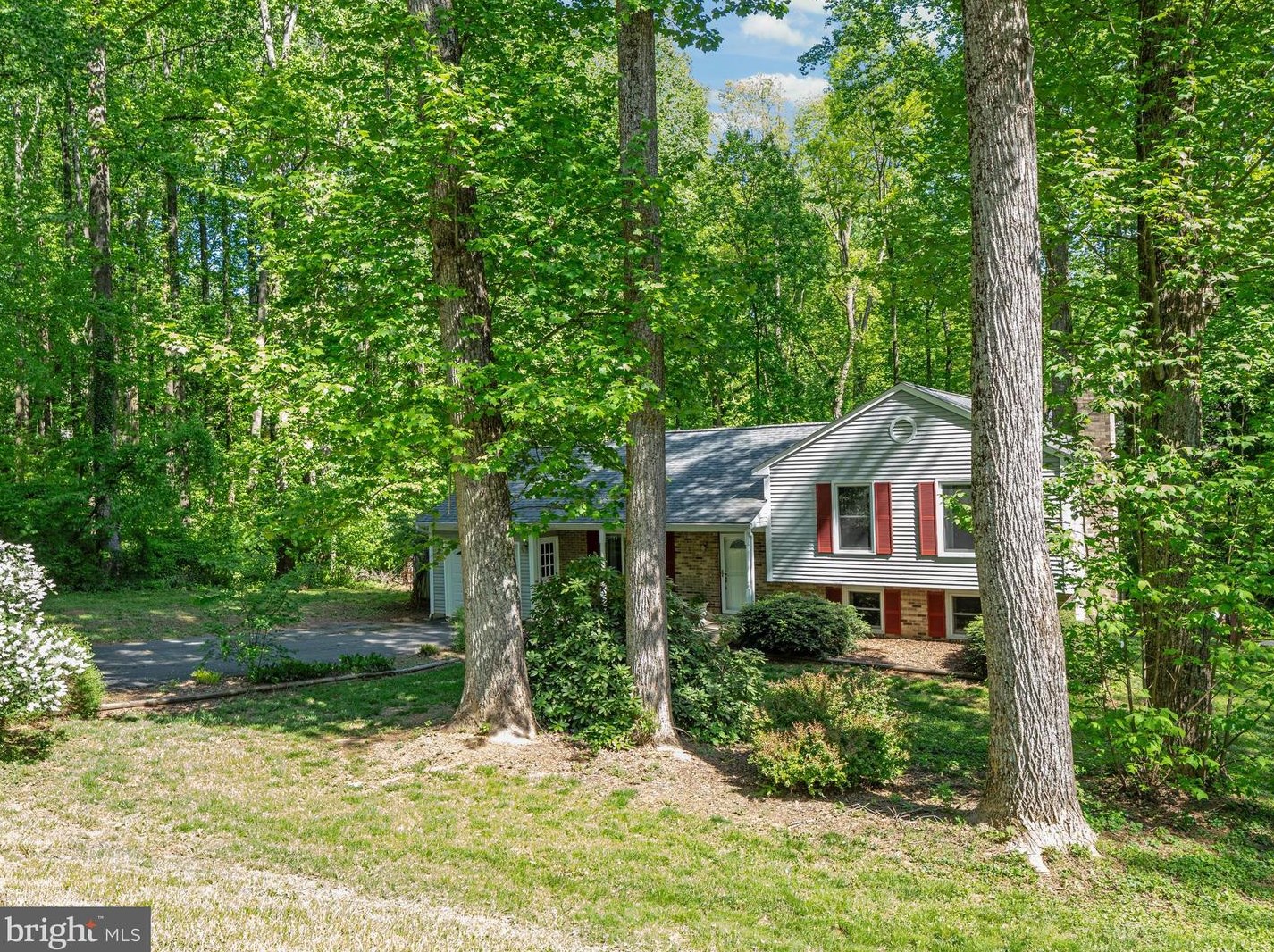 6285 Ghadban Ct, Warrenton VA  20187-7916 exterior