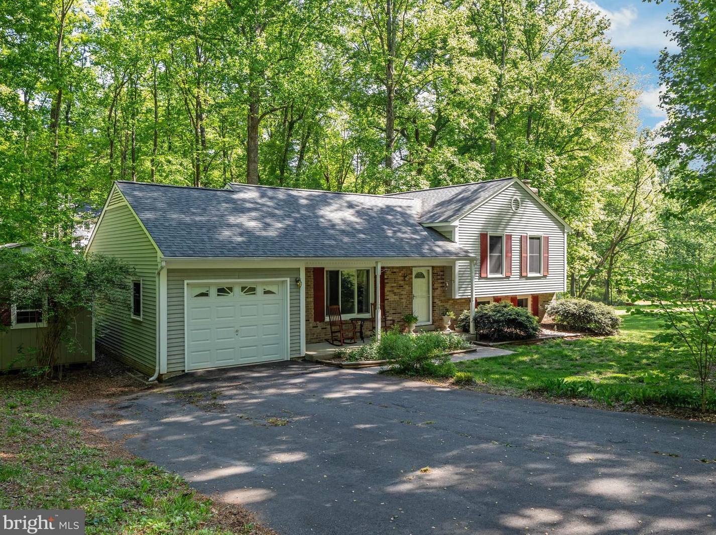 6285 Ghadban Ct, Warrenton VA  20187-7916 exterior