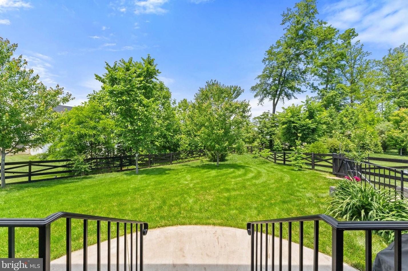 6490 Bob White Dr, Warrenton VA  20187-4705 exterior