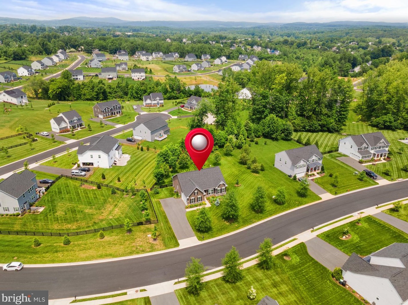 6490 Bob White Dr, Warrenton VA  20187-4705 exterior