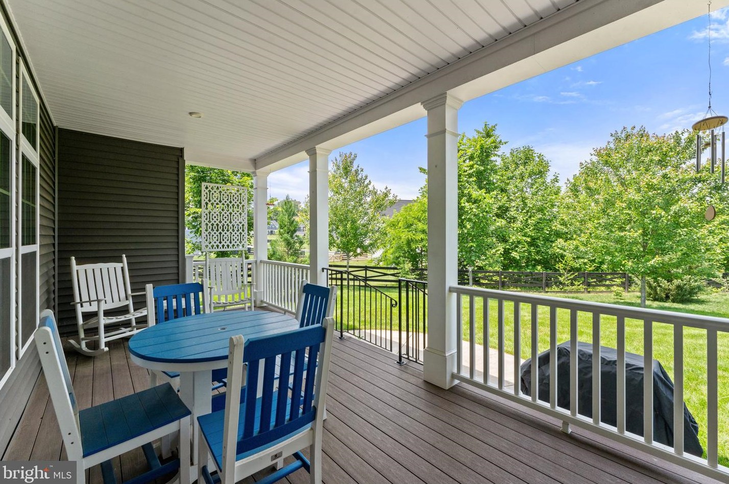 6490 Bob White Dr, Warrenton VA  20187-4705 exterior