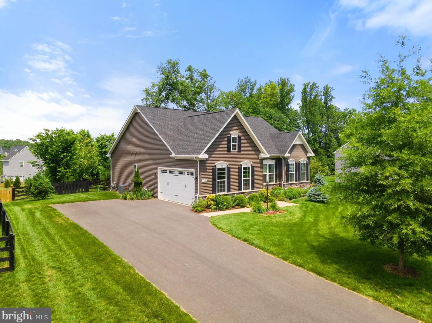 6490 Bob White Dr, Warrenton VA  20187-4705 exterior