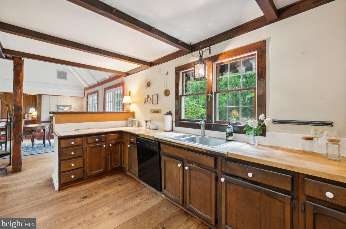 6361 Pilgrims Rst Rd, Warrenton VA  20187-2850 exterior