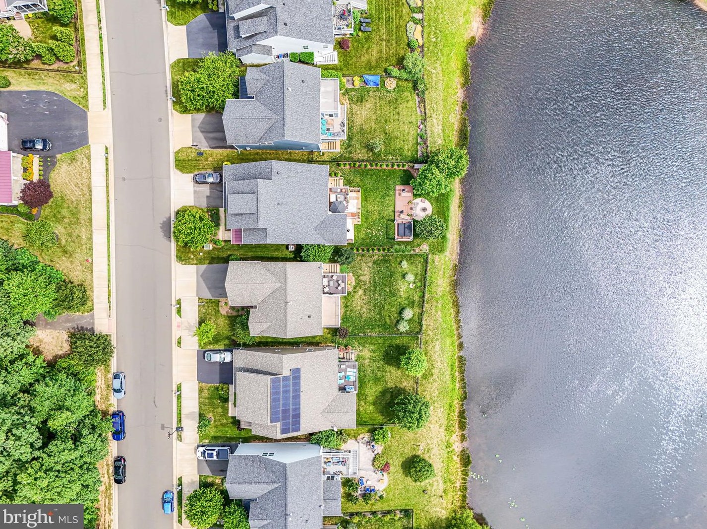 7122 Lk Dr, Warrenton VA  20187 exterior