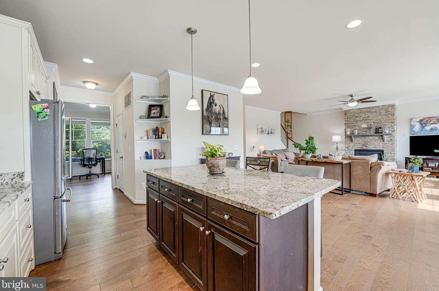 7122 Lake Dr, Warrenton VA  20187 exterior
