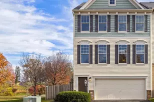 155 Royal Ct, Warrenton, VA 20186 - Photo 1