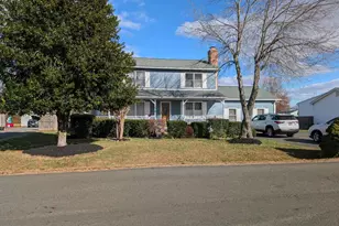 6810 Crescent Ridge Ct, Bealeton, VA 22712 - Photo 1