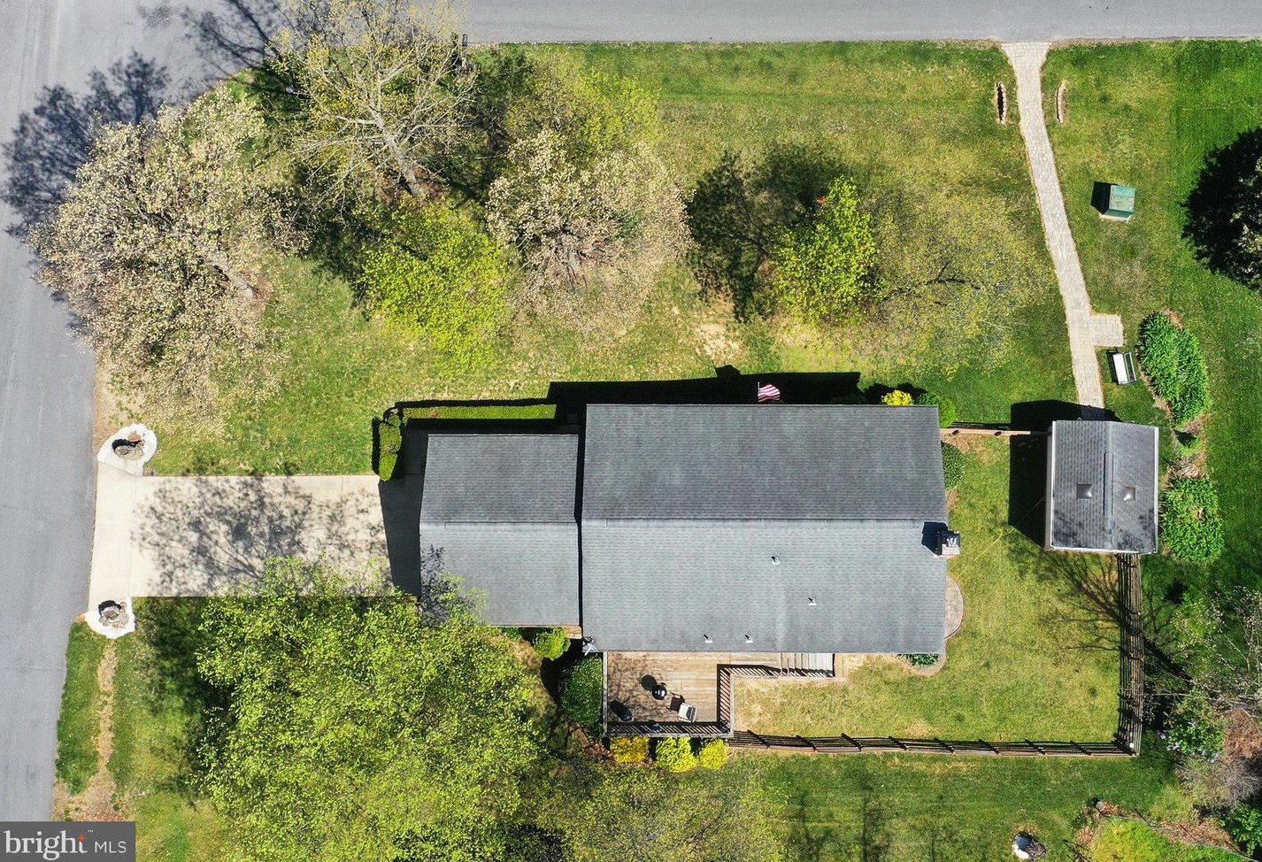 100 Fair Lawn Ct, Stephens City VA  22655-2395 exterior