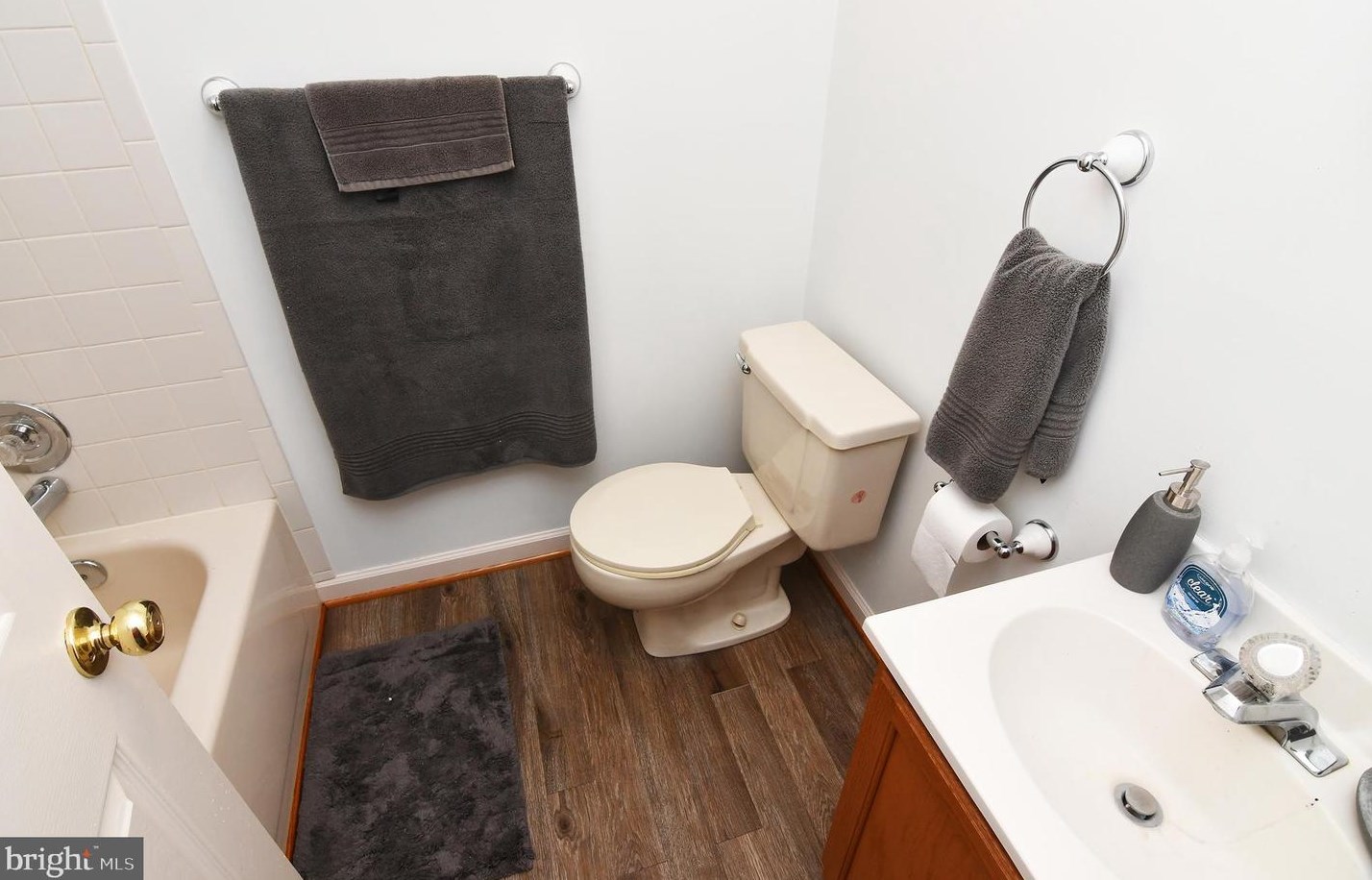 100 Fair Lawn Ct, Stephens City VA  22655-2395 exterior