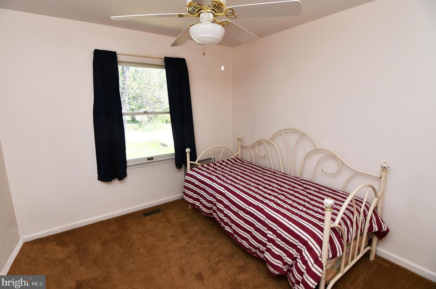 100 Fair Lawn Ct, Stephens City VA  22655-2395 exterior