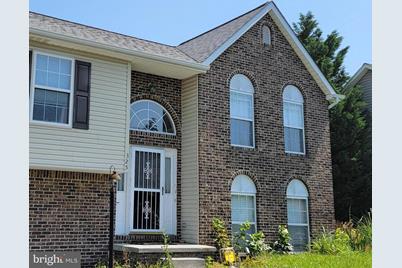 325 Montgomery Circle - Photo 1