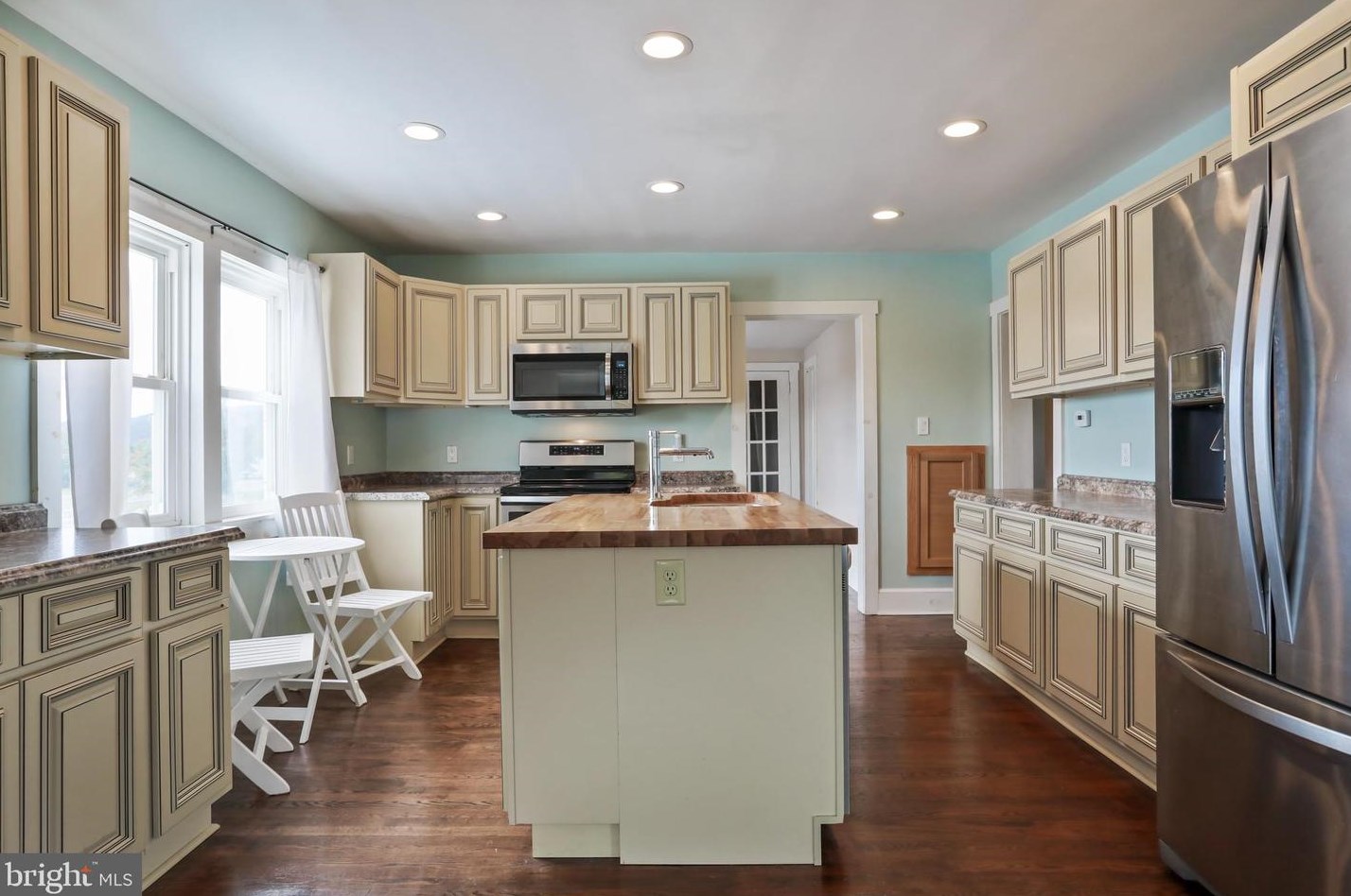 217 Poorhouse Rd, Winchester VA  22603-3844 exterior