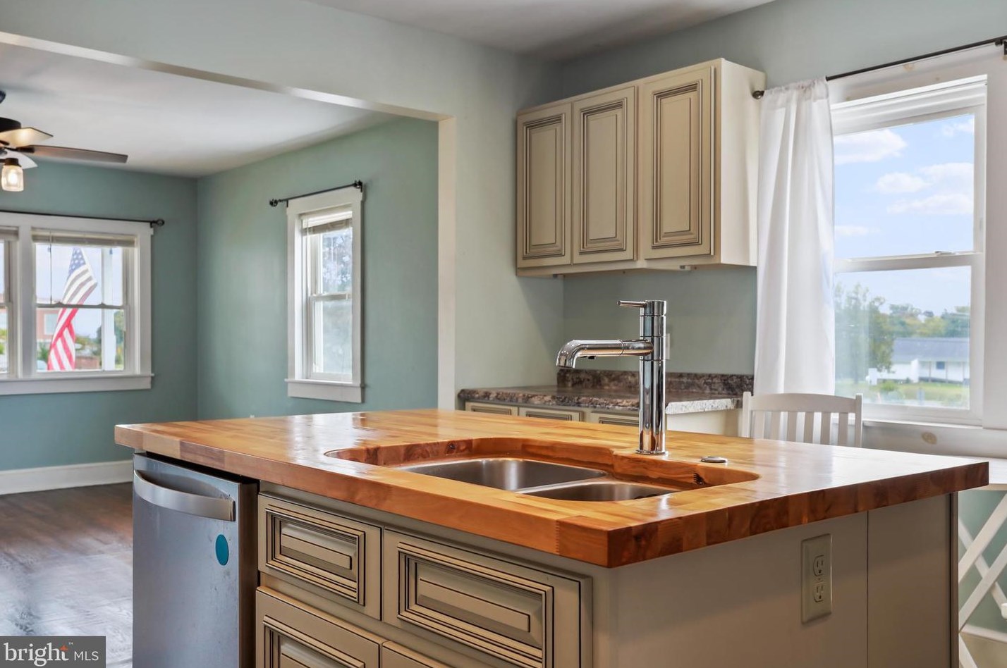 217 Poorhouse Rd, Winchester VA  22603-3844 exterior