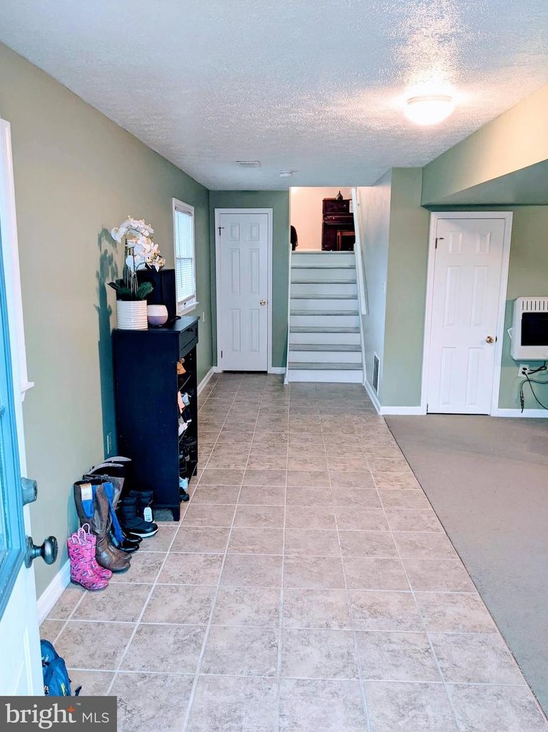 126 Obriens Cir, Winchester VA  22602-6122 exterior