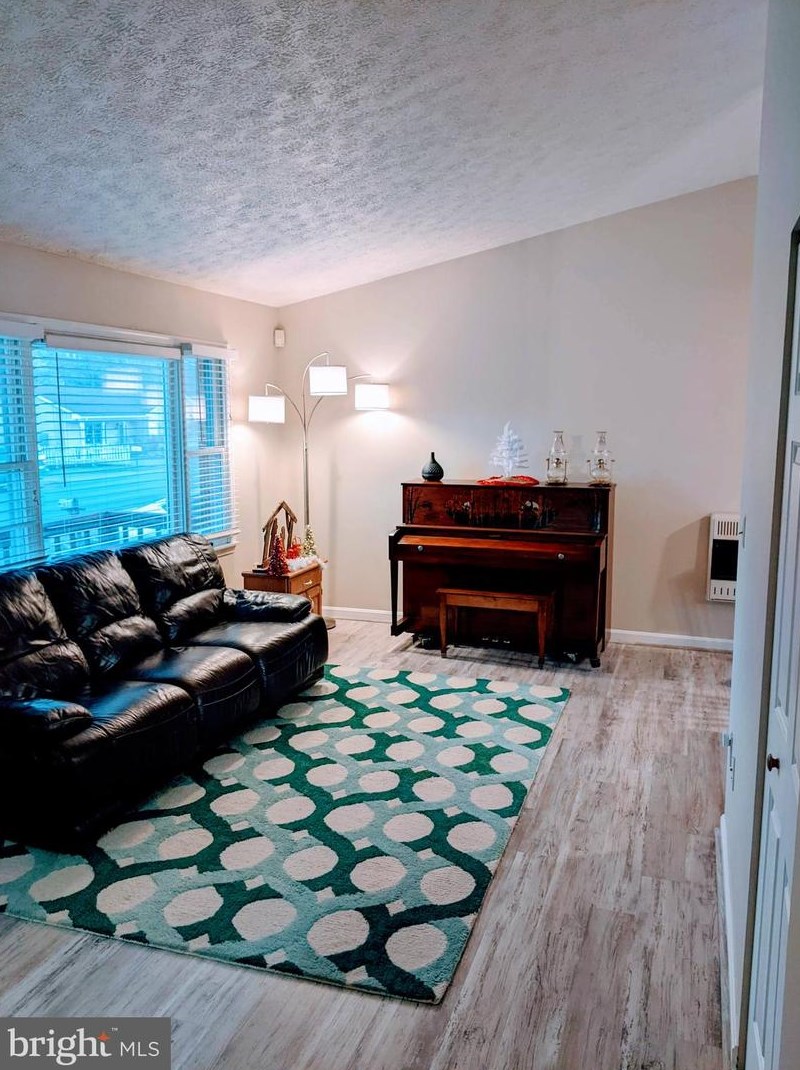 126 Obriens Cir, Winchester VA  22602-6122 exterior