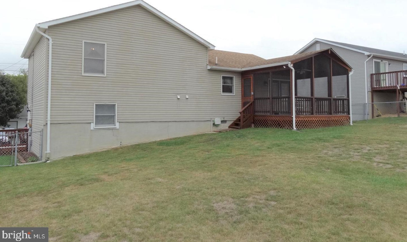 126 Obriens Cir, Winchester VA  22602-6122 exterior