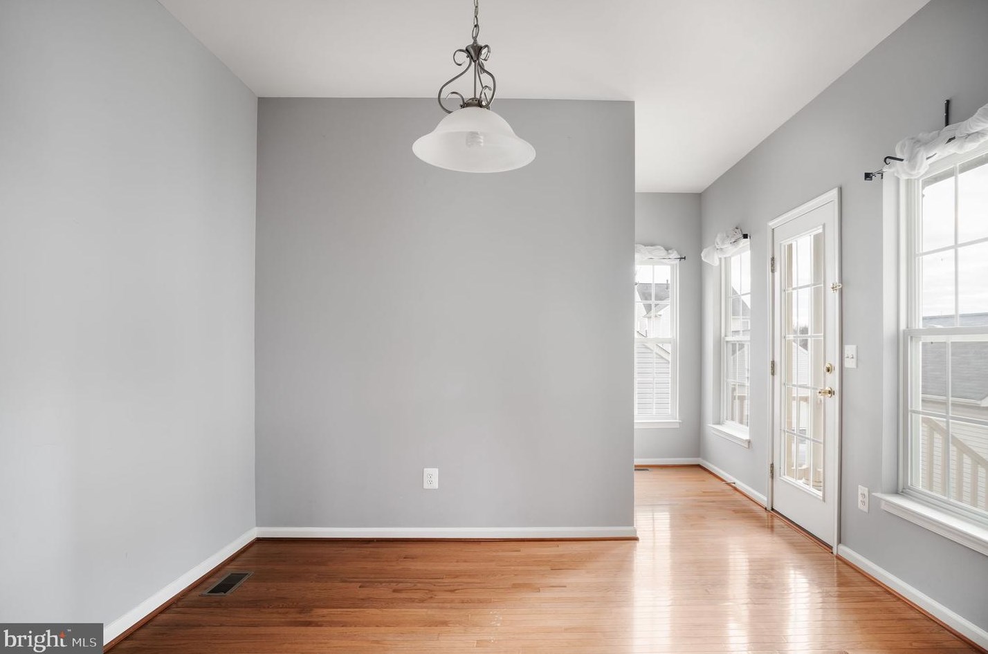 1197 Fairfax St, Stephens City VA  22655-2851 exterior