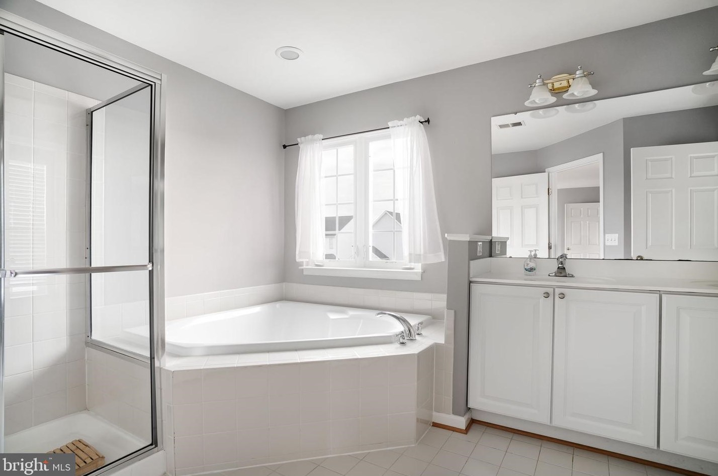 1197 Fairfax St, Stephens City VA  22655-2851 exterior