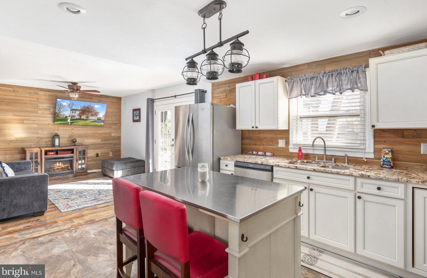 123 Nightingale Ave, Stephens City VA  22655-2413 exterior