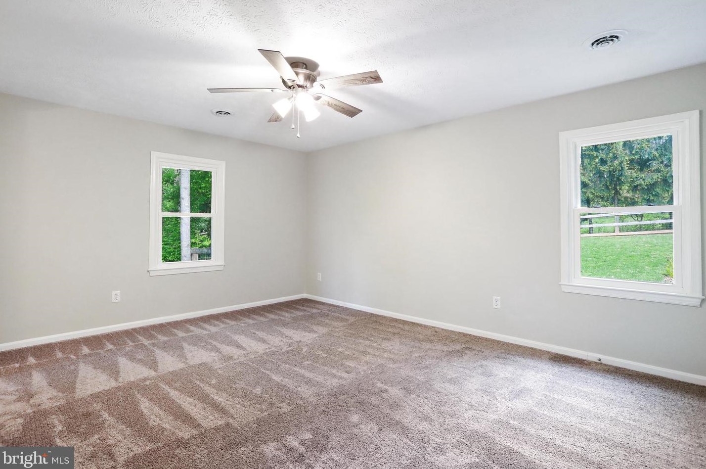 2621 Jones Rd, Winchester VA  22602-6639 exterior