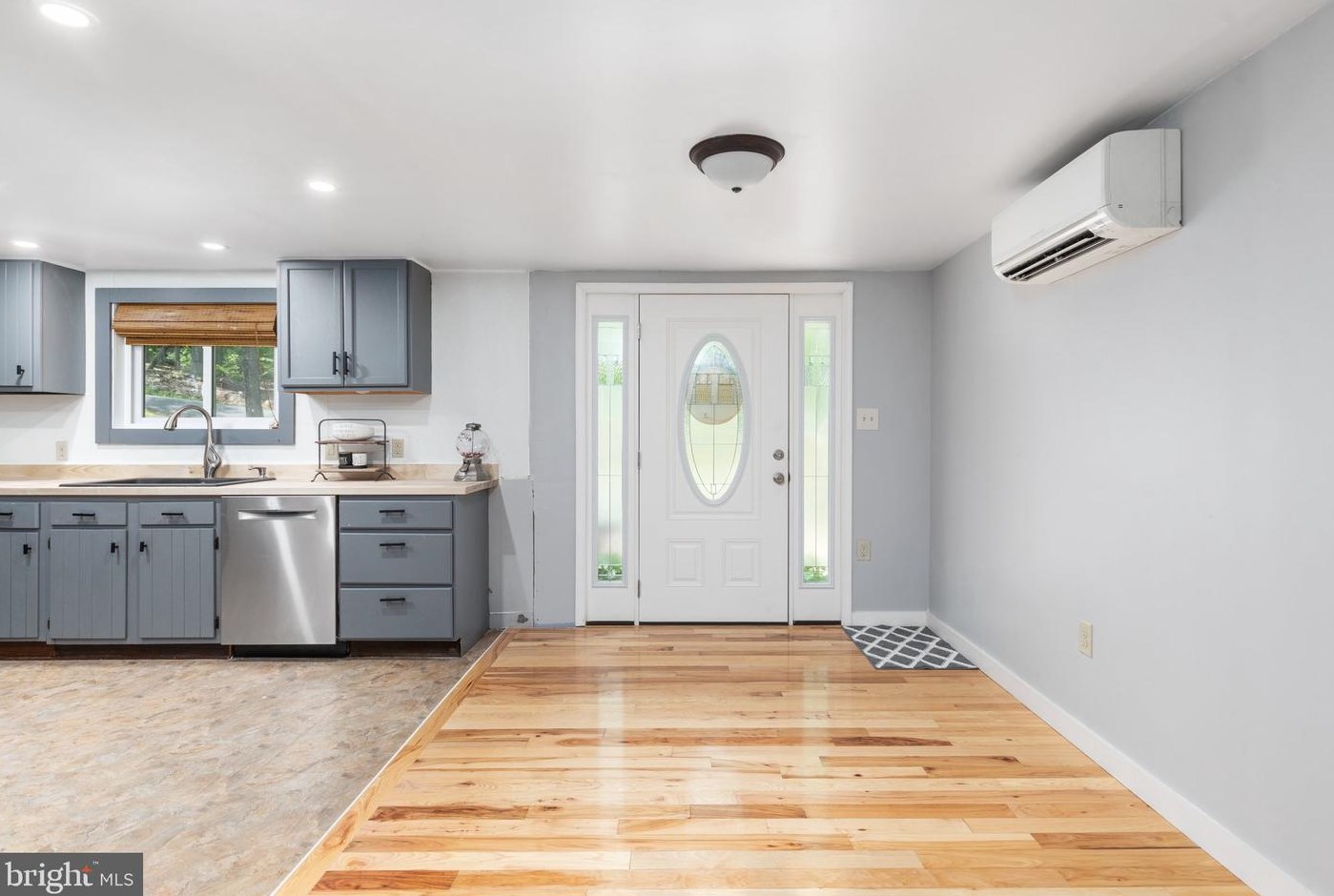 221 Graywolf Trl, Winchester VA  22602-1433 exterior