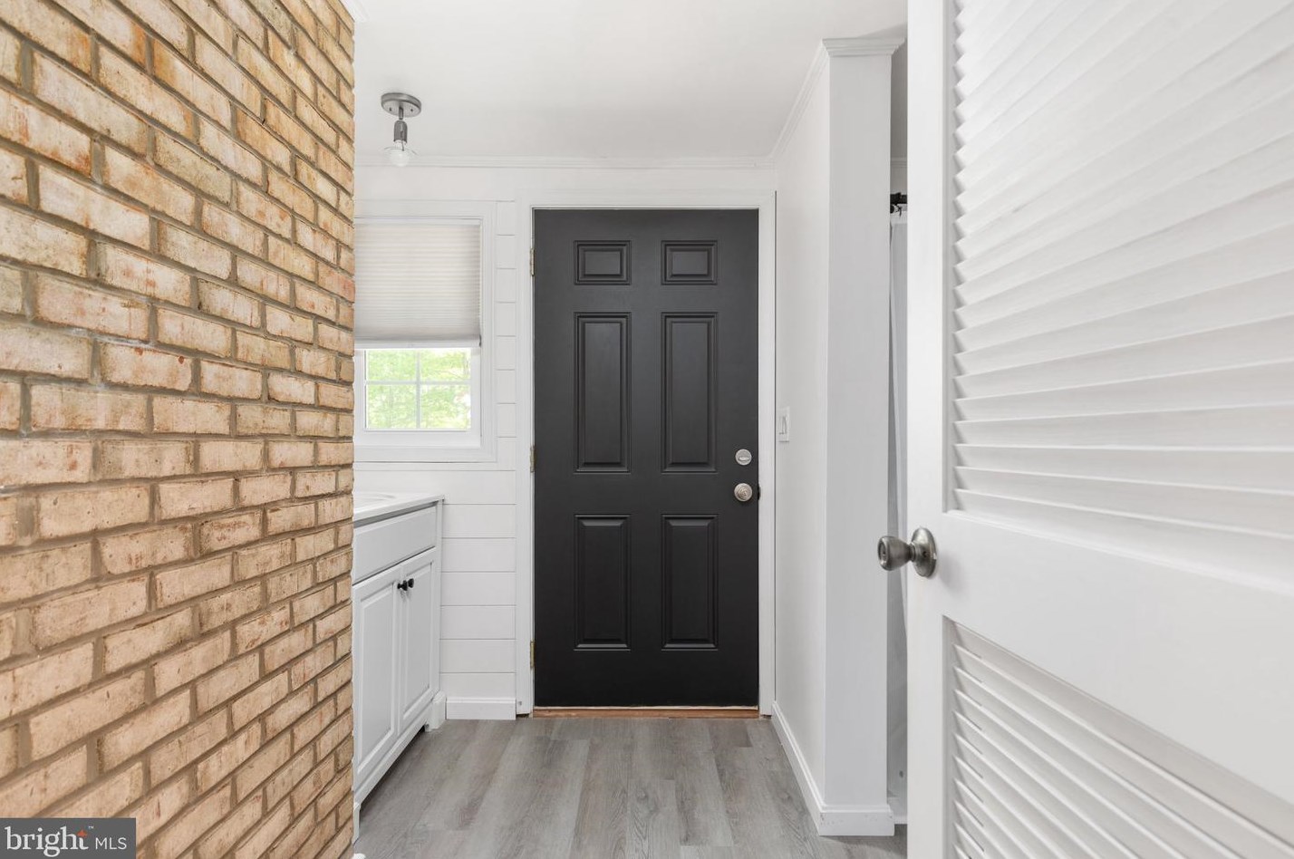 221 Graywolf Trl, Winchester VA  22602-1433 exterior