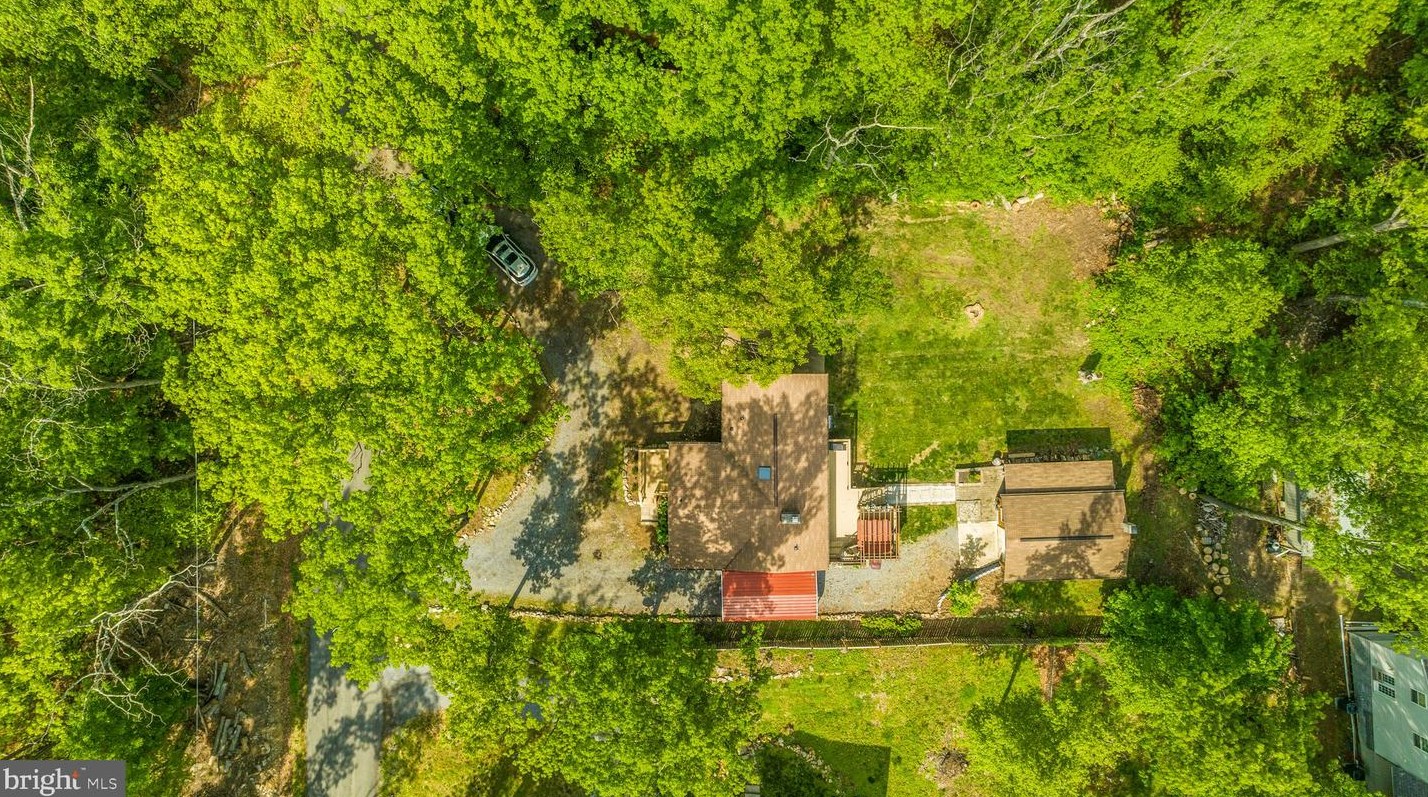 221 Graywolf Trl, Winchester VA  22602-1433 exterior