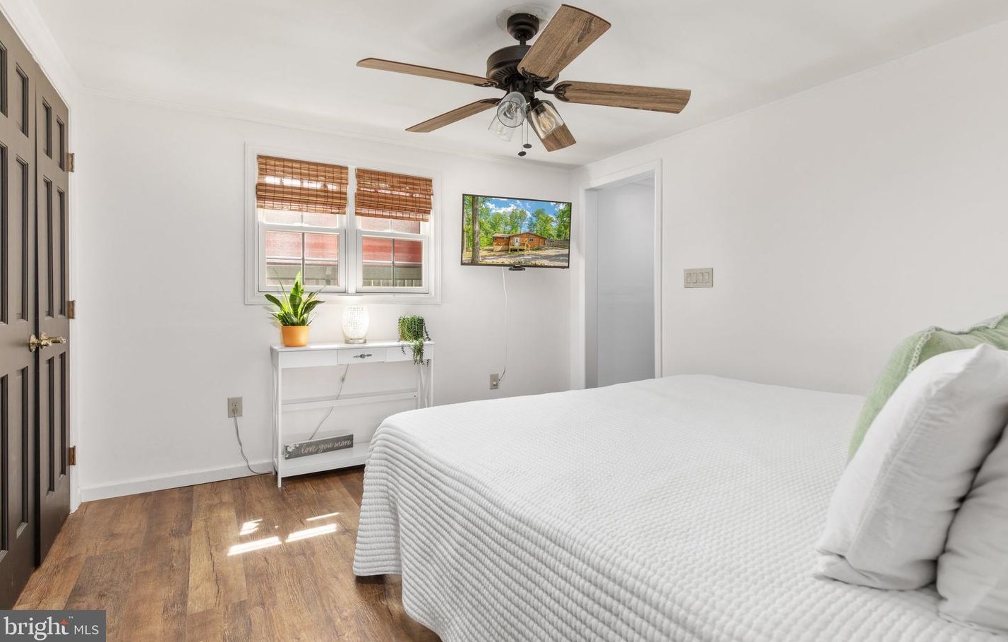 221 Graywolf Trl, Winchester VA  22602-1433 exterior