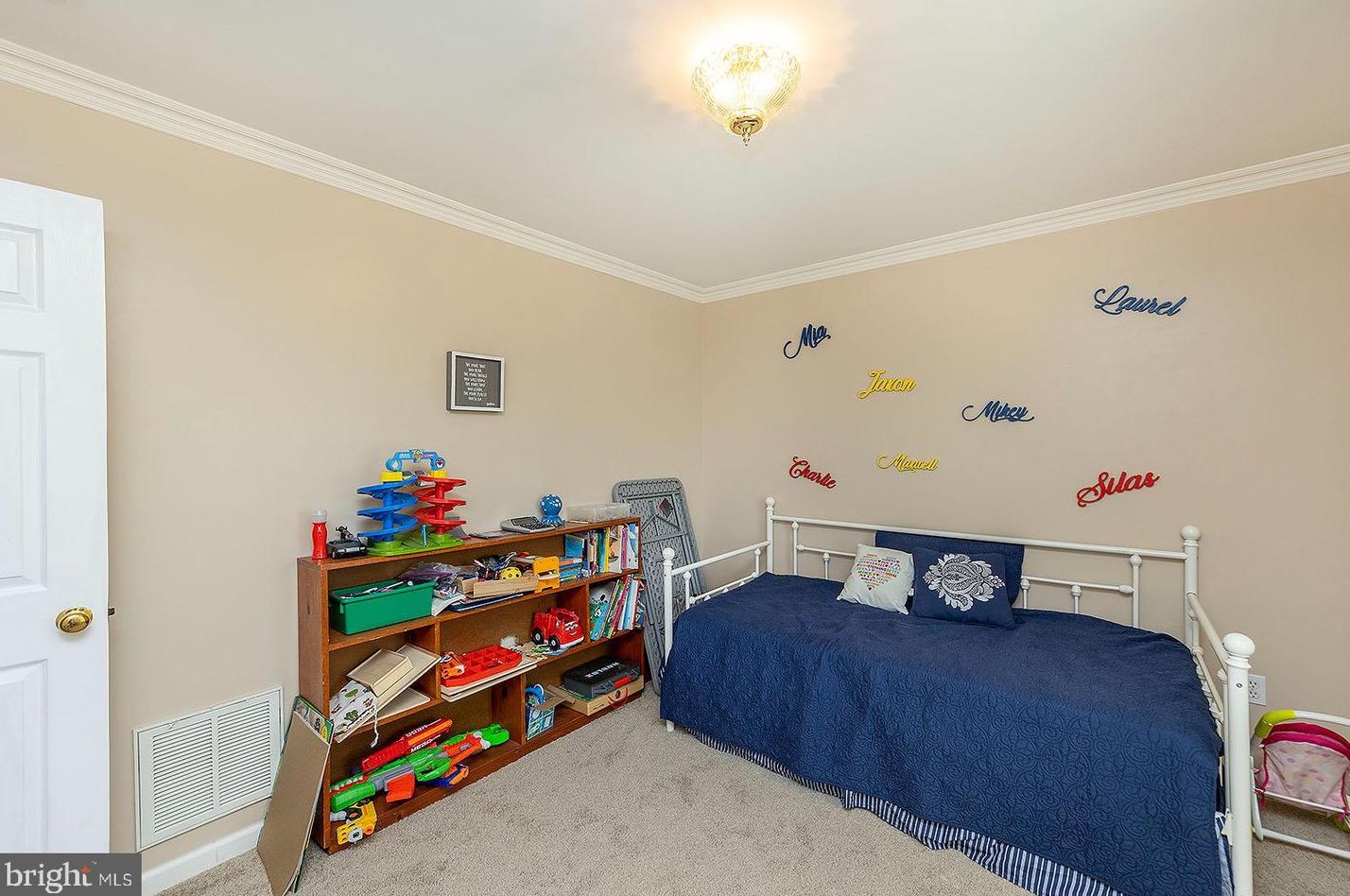 111 Atoka Dr, Winchester VA  22602-6805 exterior