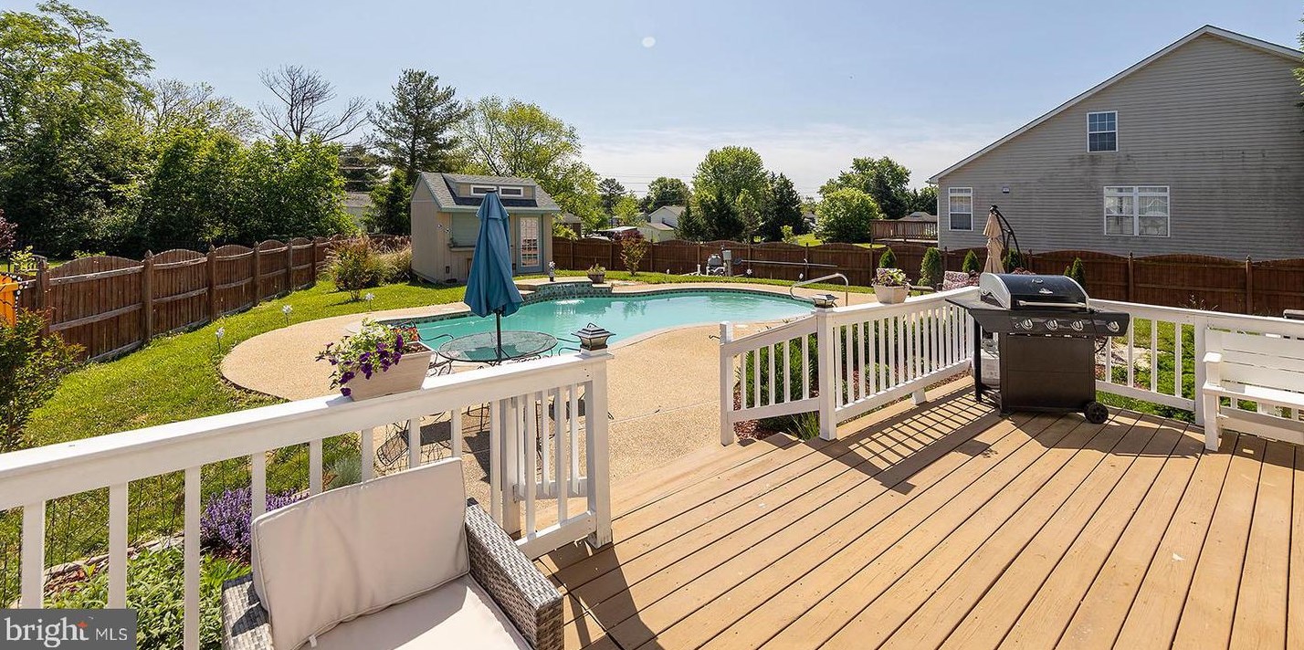 111 Atoka Dr, Winchester VA  22602-6805 exterior