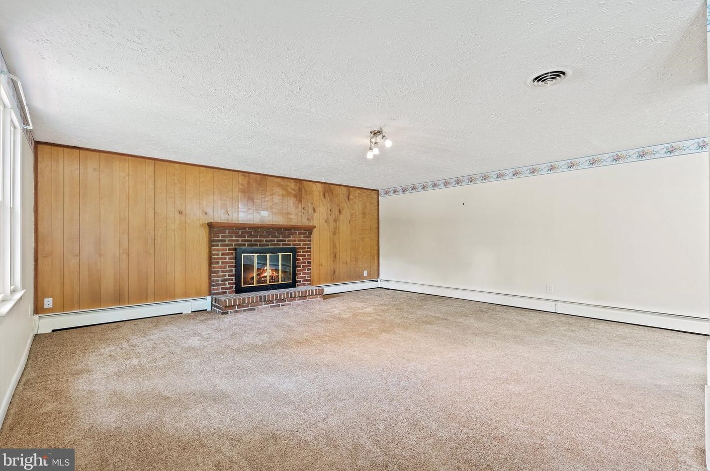 145 Wilkins Dr, Winchester VA  22602-6034 exterior