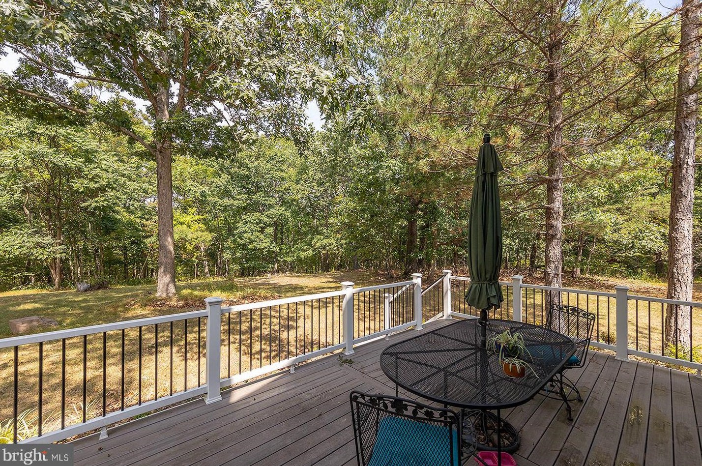 271 Akern Ln, Cross Junction, VA 22625