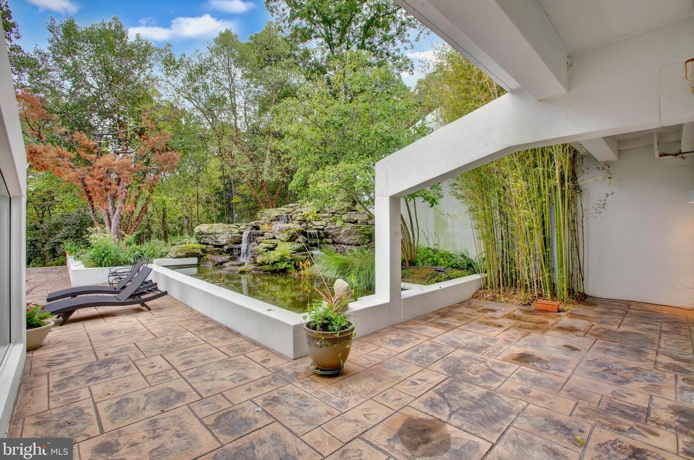 2660 Frederick Pike, Winchester VA  22603-4129 exterior