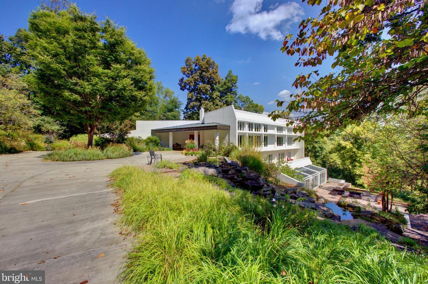 2660 Frederick Pike, Winchester VA  22603-4129 exterior