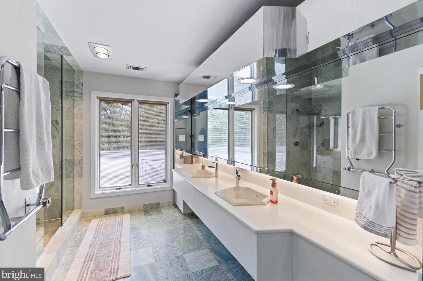 2660 Frederick Pike, Winchester VA  22603-4129 exterior