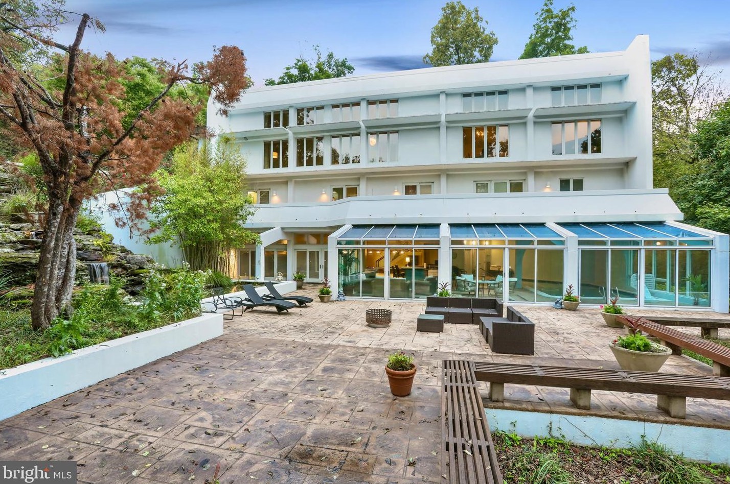 2660 Frederick Pike, Winchester VA  22603-4129 exterior