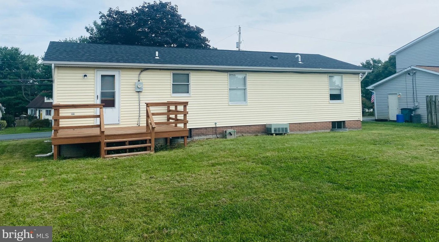 106 Obriens Cir, Winchester VA  22602-6122 exterior