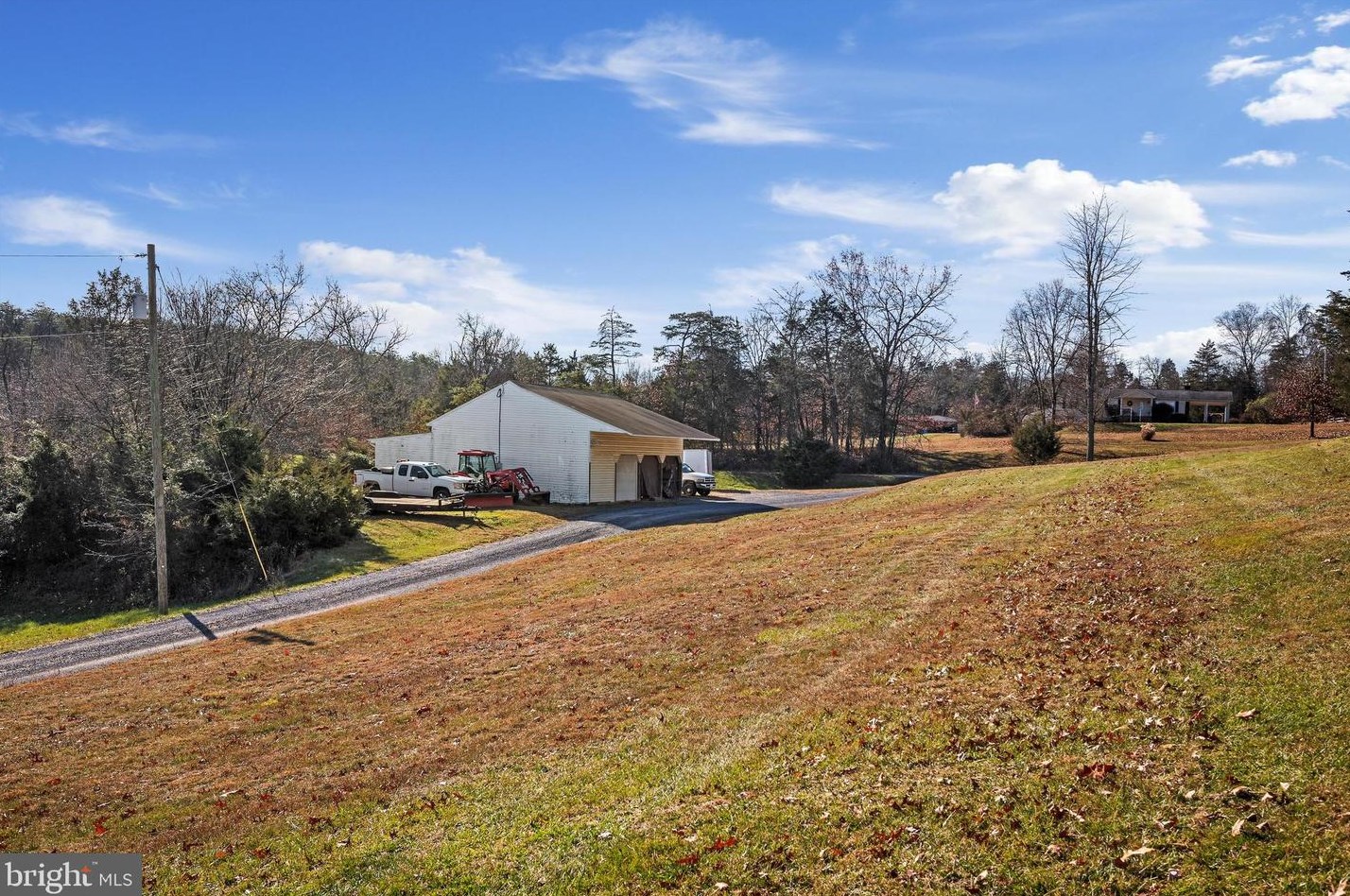 189 Mccarty Ln, Winchester VA  22602-4625 exterior