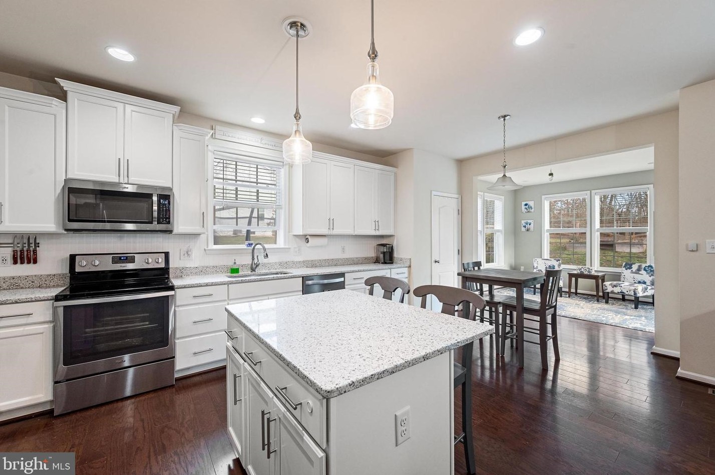 1027 W Masters Dr, Cross Junction, VA 22625