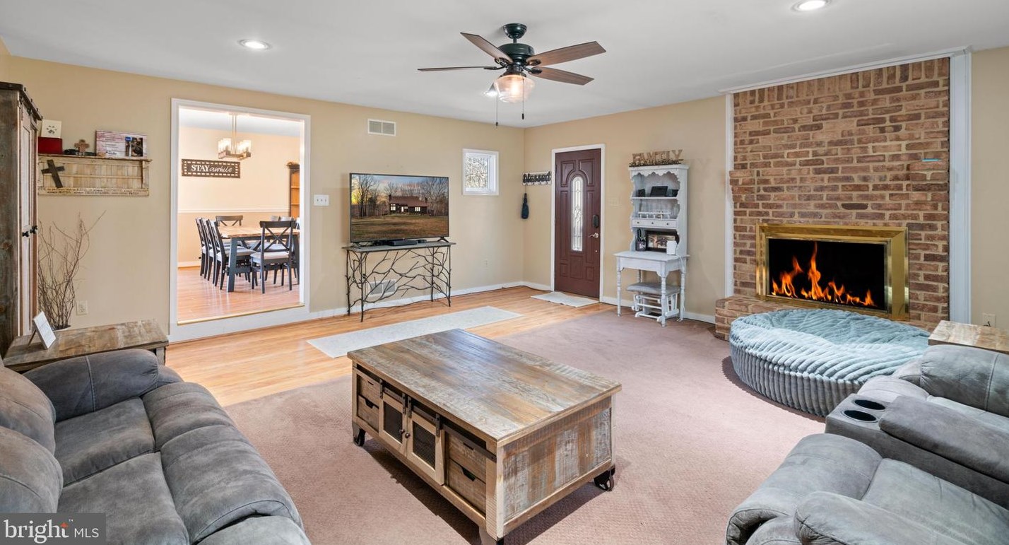 489 Estate Dr, Winchester VA  22603-2402 exterior