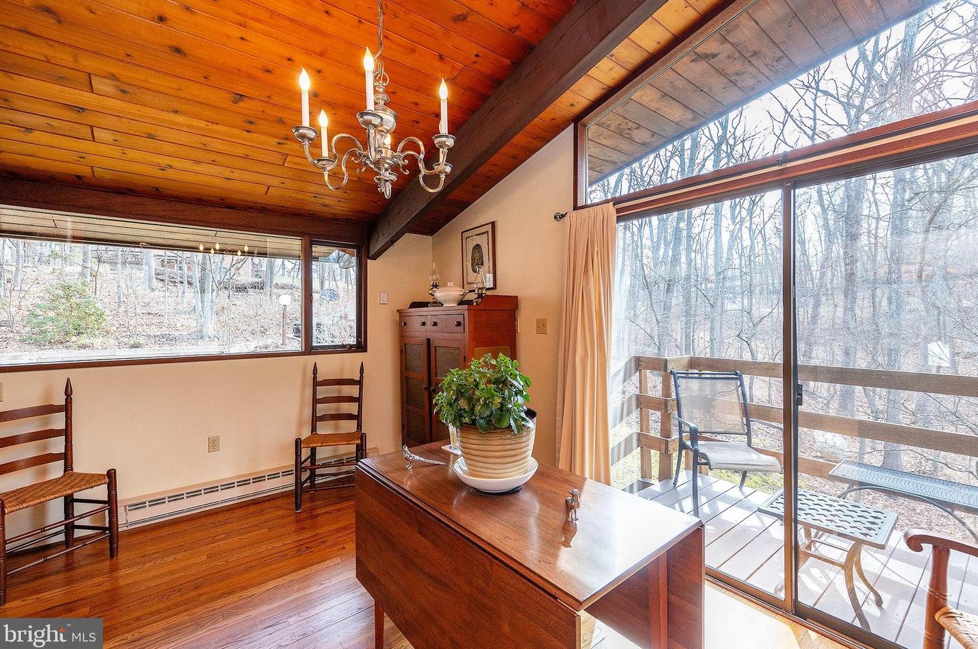 412 Spring Valley Dr, Winchester VA  22603-2949 exterior