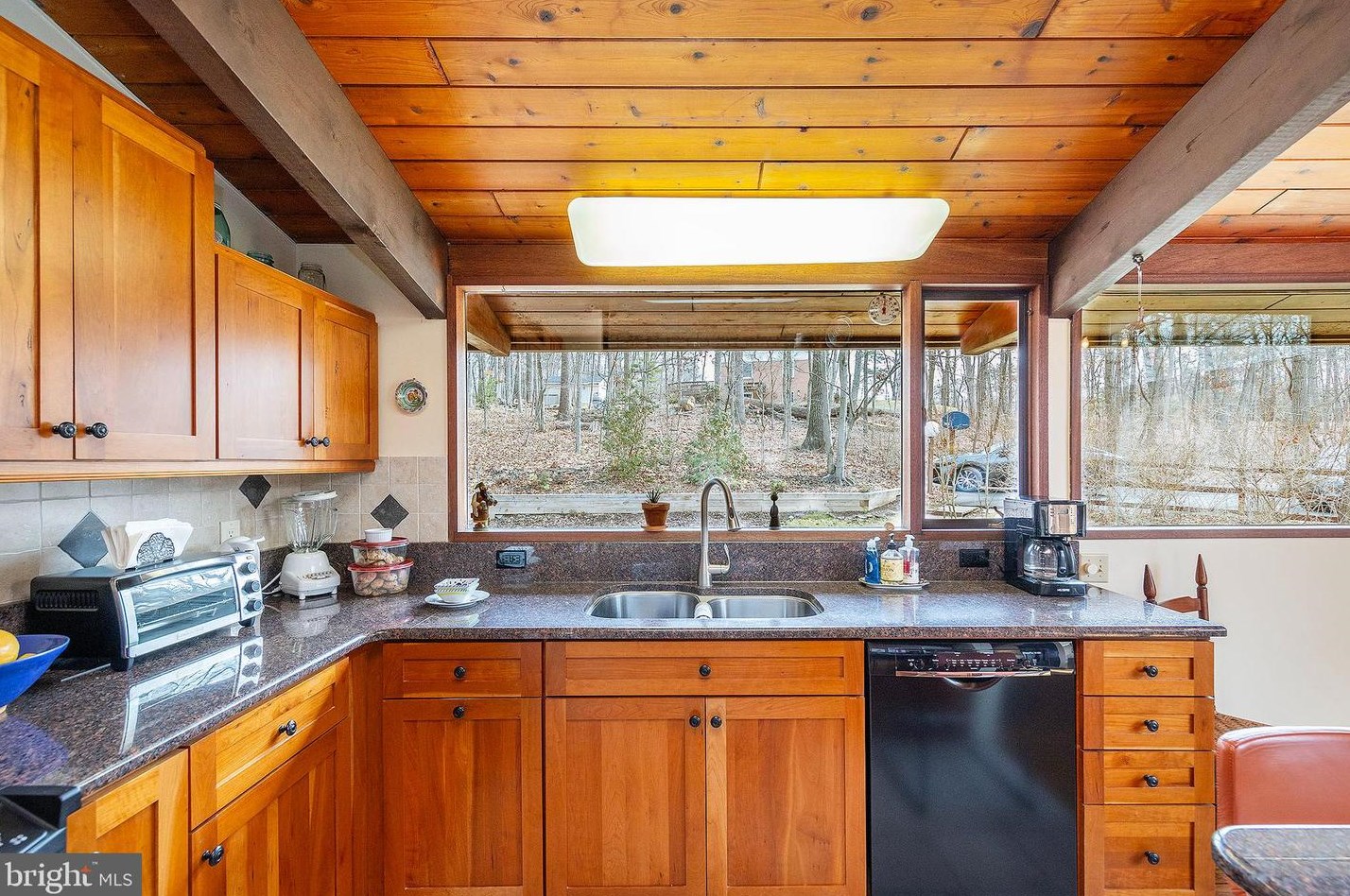 412 Spring Valley Dr, Winchester VA  22603-2949 exterior