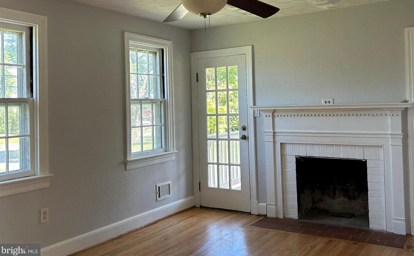 1204 Martinsburg Pike, Winchester VA  22603-5426 exterior